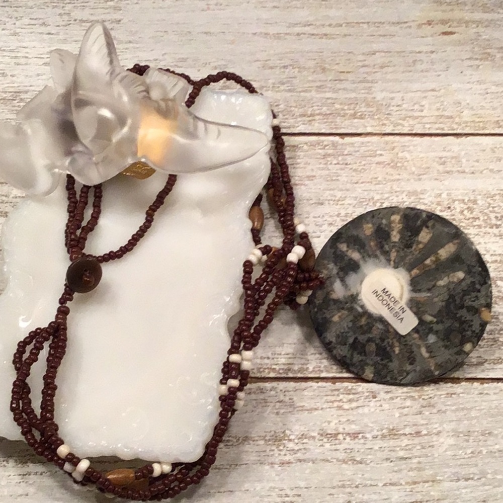 Shell Necklace - Picture 4 of 4